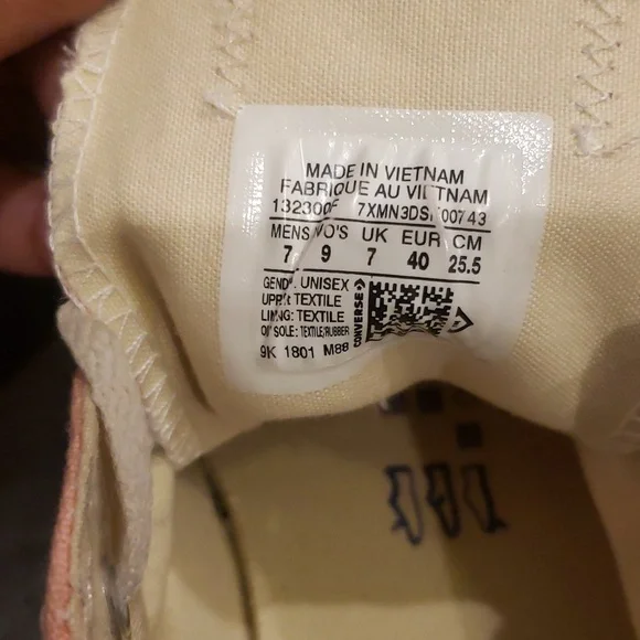 Converse Low Tops - Picture 6 of 6